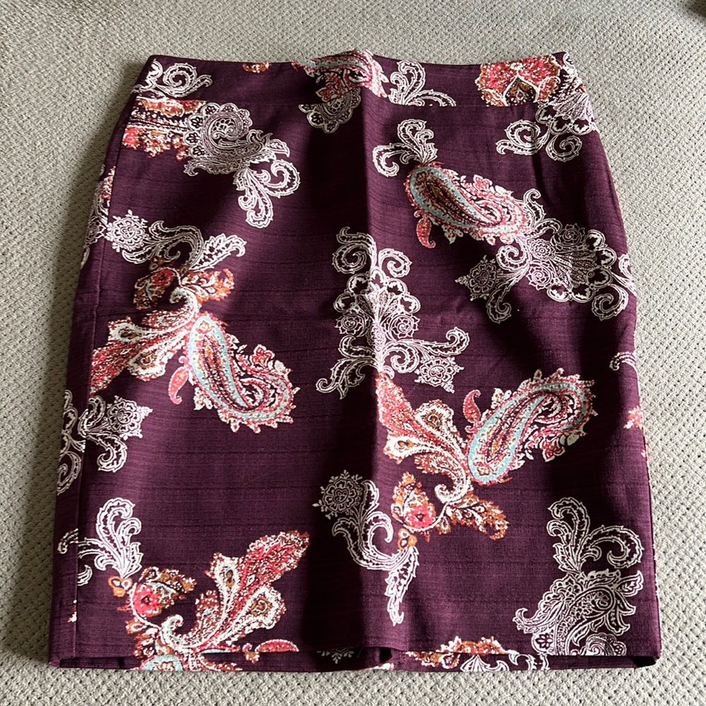 Ann Taylor Burgundy Paisley Print Pencil Skirt 8P NWT